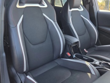 Toyota Corolla XII TS Kombi Facelifting 1.8 Hybrid 140KM 2026 Od ręki - GR Sport 1.8 Hybrid 140KM | Podgrzewane fotele!, zdjęcie 10