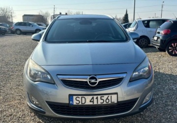 Opel Astra J Sports Tourer 1.7 CDTI ECOTEC 110KM 2012 Opel Astra 2012 r. 1.7 Diesel 110KM, zdjęcie 6