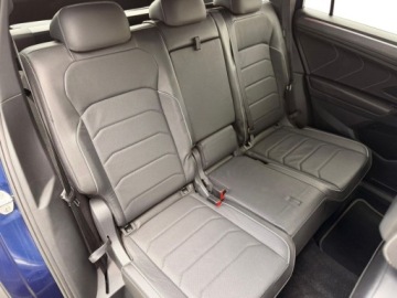 Volkswagen Tiguan Allspace SUV Facelifting 2.0 TDI SCR 200KM 2023 Volkswagen Tiguan Allspace R-Line 4Motion 2.0 TDI 200 KM DSG Harman HUD We, zdjęcie 25