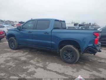 Chevrolet Silverado II 2024 Chevrolet Silverado 1500 Short Bed Lt Trail Boss 2024 5.3 Benzyna 355KM, zdjęcie 2