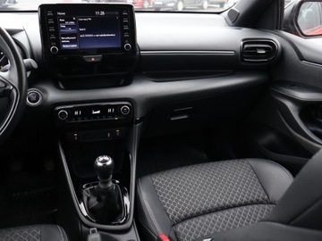 Toyota Yaris IV Hatchback 1.5 Dynamic Force 125KM 2021 Toyota Yaris 1.5 VVT-i, Salon Polska, Serwis ASO, zdjęcie 7