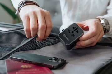 Дорожный адаптер Verbatim UTA-03 глобальный-глобальный 2xUSB 3xUSB-C PD QC