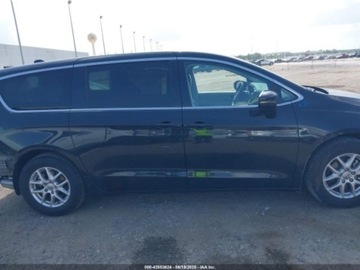 Chrysler Pacifica II 2023 Chrysler Pacifica Touring L 2023 3.6l 3.6 Benzyna 287KM, zdjęcie 6