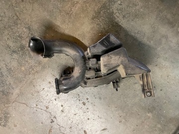 Nissan Juke F15 REZONATOR POWIETRZA DRGAŃ 70390758