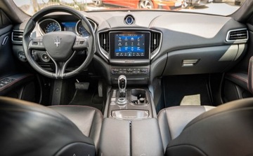 Maserati Ghibli III Sedan 3.0 V6 410KM 2018 Maserati Ghibli Maserati Ghibli 3.0 S 410KM 3.0 Benzyna 410KM, zdjęcie 9