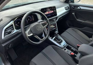 Volkswagen T-Roc I SUV Facelifting 1.5 TSI ACT 150KM 2023 Volkswagen T-Roc Life Plus Pakiety, Kamera cofania, ACC, Keyless, Digital, zdjęcie 6