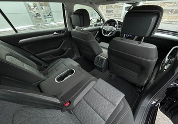 Volkswagen Passat B8 Variant Facelifting 1.5 TSI EVO 150KM 2023 Volkswagen Passat Variant Business Pakiety, ACC, Podgrzewane fotele, ergo, zdjęcie 8