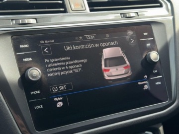 Volkswagen Tiguan Allspace SUV Facelifting 2.0 TSI 190KM 2022 Volkswagen Tiguan Allspace 2.0 TSI 190 KM 4Mot. R-Line DSG, Niski przebieg, zdjęcie 19