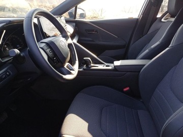 Toyota C-HR II SUV 2.0 Hybrid Dynamic Force 197KM 2024 Toyota C-HR 2.0 Hybrid Executive 2.0 Hybrid Execut, zdjęcie 12