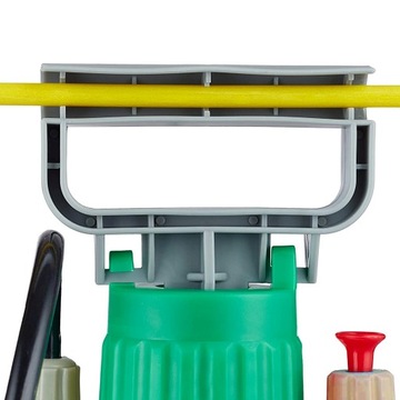 РУЧНОЙ САДОВЫЙ ОПРЫСКИВАТЕЛЬ ДЛЯ ОПРЫСКИВАНИЯ С ПОМОЩЬЮ ОПРЫСКИВАТЕЛЯ ОБЪЕМОМ 5 Л