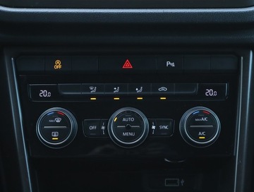 Volkswagen T-Roc I SUV 1.5 TSI ACT 150KM 2019 VW T-Roc 1.5 TSI, Salon Polska, Klima, zdjęcie 16