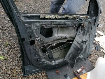 504 BMW X5 E70 DVEŘE PŘEDNÍ LEVÉ BLACK SAPHIRE