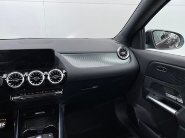 Mercedes GLA II Off-roader Facelifting 2.0 200d 150KM 2025 MERCEDES-BENZ GLA 200 d AMG Line Suv 2.0 (150KM) 2025, zdjęcie 9