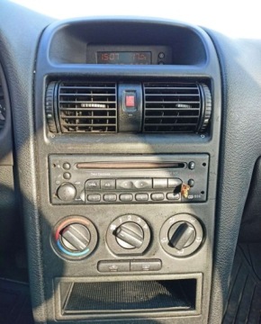 Opel Astra G Sedan 1.4 16V 90KM 2000 Opel Astra Opel Astra 1.4 Benzyna 90KM, zdjęcie 9