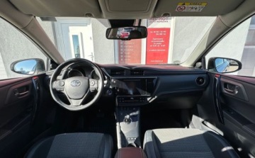 Toyota Auris II Hatchback 5d Facelifting 1.8 Hybrid 136KM 2016 Toyota Auris II Lift, 2016R, Bezwypadkowa, Automat, Zarejestorwana w PL, V, zdjęcie 27