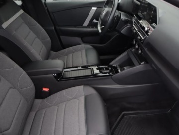 Citroen C4 III SUV 1.2 PureTech 130KM 2023 Citroen C4 1.2 PureTech, Salon Polska, zdjęcie 8