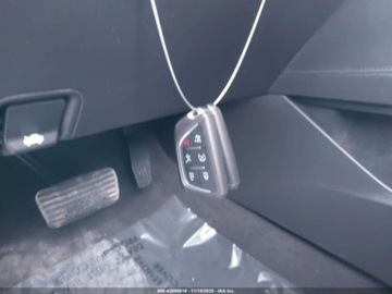 Cadillac Escalade III 2023 Cadillac Escalade 2023r., 6.2L, ESV, 4WD, 4dr Sport 6.2 Benzyna 420KM, zdjęcie 12