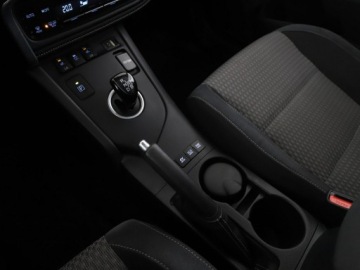 Toyota Auris II Hatchback 5d Facelifting 1.8 Hybrid 136KM 2017 Toyota Auris navi kamera grzane fotele tempomat, zdjęcie 28