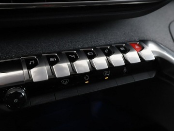 Peugeot 3008 II Crossover 1.2 PureTech 130KM 2020 Peugeot 3008 Automat Hak Navi Kamera cofania, zdjęcie 28