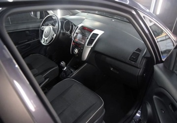 Kia Venga Mikrovan 1.6 DOHC CVVT 125KM 2014 Kia Venga 1.6 benzyna 125 KM 0 Kamera_Panorama-Grzane fotele 1.6 Benzyna, zdjęcie 5