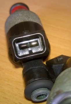 DAEWOO LEGANZA NUBIRA 2.0 BENZÍN VSTŘIKOVACÍ TRYSKA PALIVA 17120683