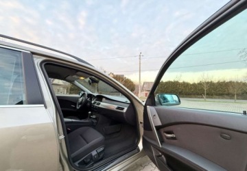 BMW Seria 5 E60 Sedan 2.5 525Xi 218KM 2005 BMW Seria 5 BMW Seria 5 525i 2.5 Benzyna 218KM, zdjęcie 23