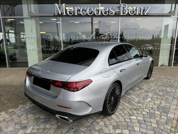 Mercedes Klasa E W214 Sedan 2.0 220d 197KM 2025 E Klasa 220 d 4-Matic AMG 2.0 (197KM) 2025, zdjęcie 1