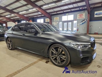 BMW Seria 5 G30-G31 2018 BMW Seria 5 2018 BMW M550XI 4.4 Benzyna 456KM