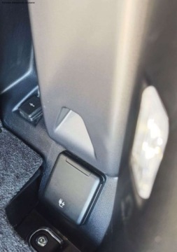 Land Rover Defender IV (L663) 90 3.0D R6 300KM 2025 Land Rover Defender Land Rover DEFENDER 130 3.0D I6 300PS AWD AUTO X-D 3.0, zdjęcie 18