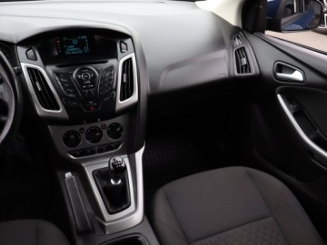Ford Focus III Hatchback 5d facelifting 1.6 TDCi 95KM 2014 Ford Focus 1.6 TDCi, Salon Polska, Klima, zdjęcie 7