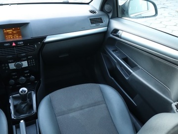Opel Astra H Sedan 1.6 ECOTEC 115KM 2010 Opel Astra 1.6 16V, Salon Polska, Klima, zdjęcie 7