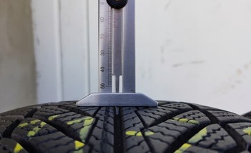 BMW 3 F30 RÁFKY OCELOVÉ 16'' PNEUMATIKY ZIMNÍ GOODYEAR 205/60/16 + POKLICE