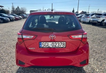 Toyota Yaris III Hatchback 5d Facelifting 1.0 VVT-i 69KM 2017 Toyota Yaris Polski salon Benzyna 69KM, zdjęcie 4