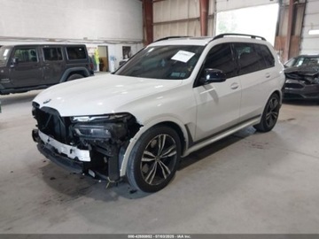 BMW X7 2023 BMW X7 m60i, 2023r., 4x4, 4.4L 4.4 Benzyna 523KM, zdjęcie 1