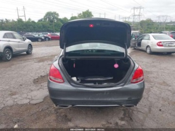 Mercedes Klasa C W205 2018 Mercedes-Benz Klasa C 300 4Matic 2018 2.0l 2.0 Benzyna 241KM, zdjęcie 4