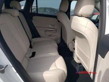 Mercedes GLA II 2021 Mercedes-Benz GLA 2021 r.,2,0L 250 4 MATIC 2.0 Benzyna 221KM, zdjęcie 9