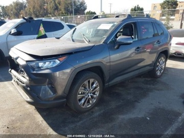 Toyota 2021 Toyota RAV4 2021r., XLE Premium, od ubezpieczalni 2.5 Benzyna 203KM, zdjęcie 2