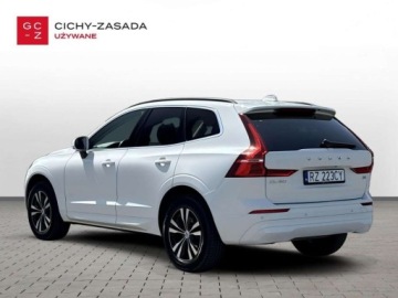 Volvo XC60 II 2022 Volvo XC 60 2.0 Benzyna 197KM, zdjęcie 2