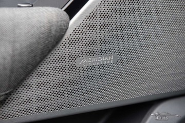 Land Rover Range Rover Velar SUV 2.0 Si4 300KM 2019 Range Rover Velar 2.0 300KM R-Dynamic Panorama HeadUp Masaże Kamery SalonPL, zdjęcie 17