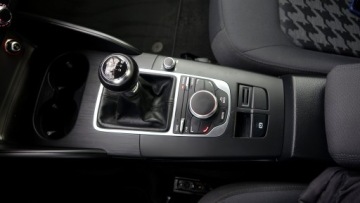 Audi A3 8V Hatchback 3d 1.2 TFSI 105KM 2014 AUDI A3 . . . Serwisowany . . 7 x AIR BAG . . Grzane Fotele . ., zdjęcie 19