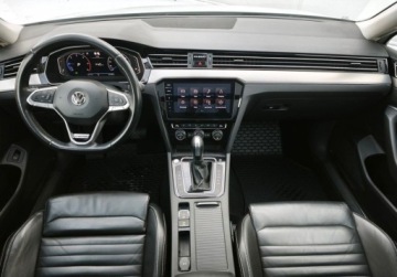 Volkswagen Passat B8 Limousine Facelifting 2.0 TDI 190KM 2020 Volkswagen Passat Elegance 4MOTION, Panorama, GPS, LED Matrix, Kamera, ACC, zdjęcie 3