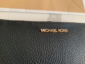 Michael Kors Czarny duży portfel skórzany złote logo z brelokiem