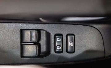 Toyota Yaris III Hatchback 5d Facelifting 2017 1.5 Dual VVT-iE 111KM 2017 Toyota Yaris 1.5 Premium 1.5 Benzyna 111KM, zdjęcie 23