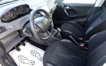 Peugeot 208 I Hatchback 3d 1.2 VTI 82KM 2013 Peugeot 208 1.2 VTI 82KM Klimatyzacja Tablet Nierowna praca silnika Pali J, zdjęcie 9