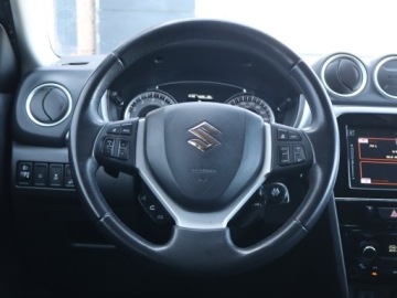 Suzuki Vitara III SUV Facelifting 1.4 BoosterJet 140KM 2019 Suzuki Vitara 1.4 BoosterJet, Salon Polska, zdjęcie 15