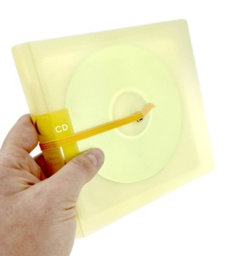 Футляр на 12 CD/DVD, пластиковый, закрывается на резинку.