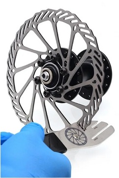 NARZĘDZIE KLUCZ DO PROSTOWANIA TARCZ HAMULCOWYCH W ROWERZE ROWEROWYCH