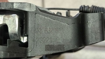 4KL837811 KLIKA LEVÝ PŘEDNÍ AUDI E-TRON