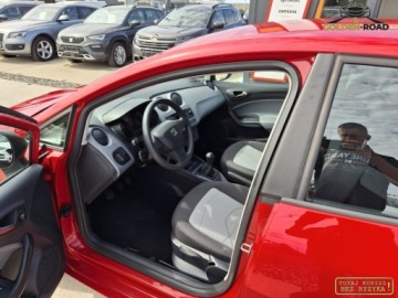 Seat Ibiza IV Hatchback 5d Facelifting 1.4 85KM 2014 Seat Ibiza 1,4 mpi 86KM klima elektryka alu wspomaganie oplacony 1.4 86KM, zdjęcie 9