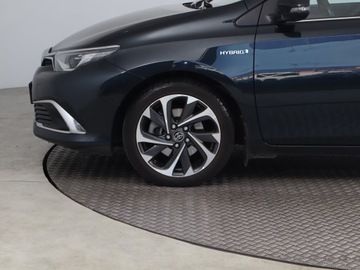 Toyota Auris II Hatchback 5d Facelifting 1.8 Hybrid 136KM 2015 Toyota Auris Hybrid, Salon Polska, Serwis ASO, zdjęcie 13